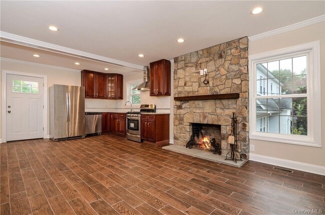 Building Photo - 304 Battle Ave