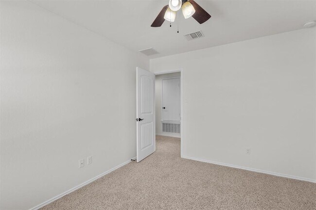Building Photo - 18825 Star Gazer Way