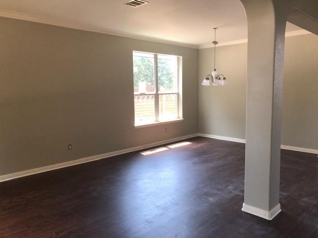 Building Photo - 713 Crestwood Ln