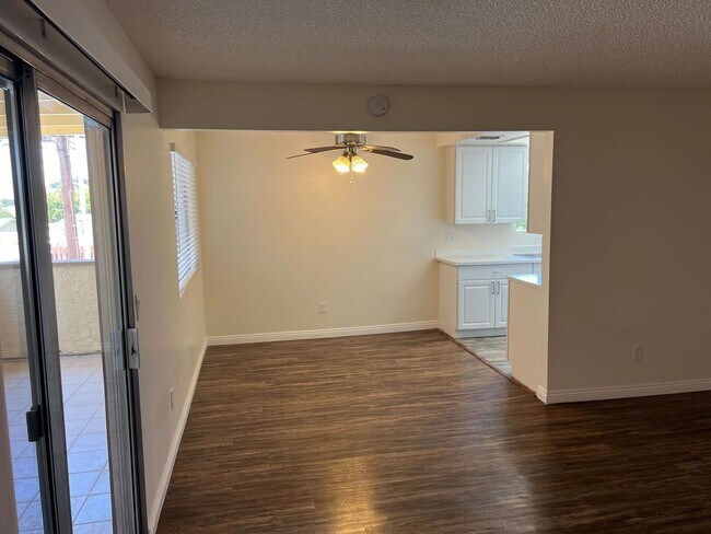 Building Photo - FARQUHAR 4081-4087