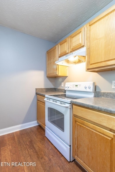 Building Photo - 7005 Buddy J Ln