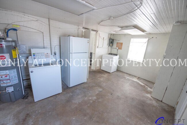 Building Photo - 5000 S Jones Ct