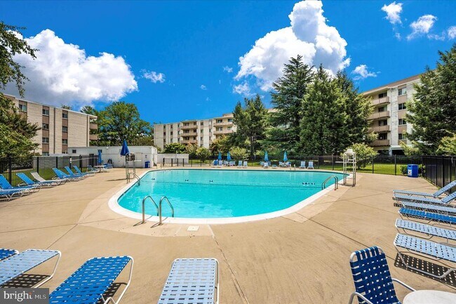 Building Photo - 7505 Democracy Blvd