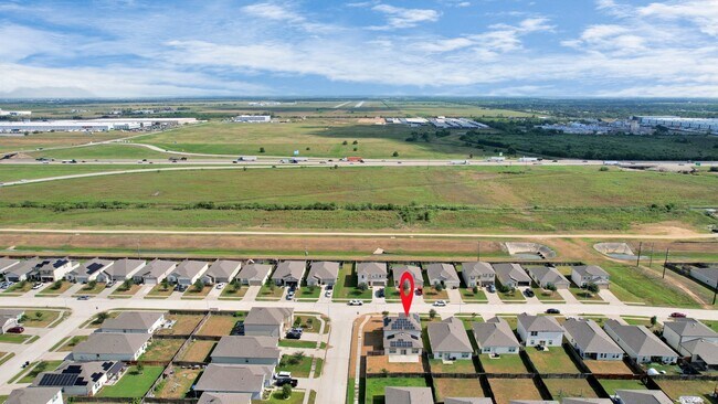 Building Photo - 2056 Spindletree Ln