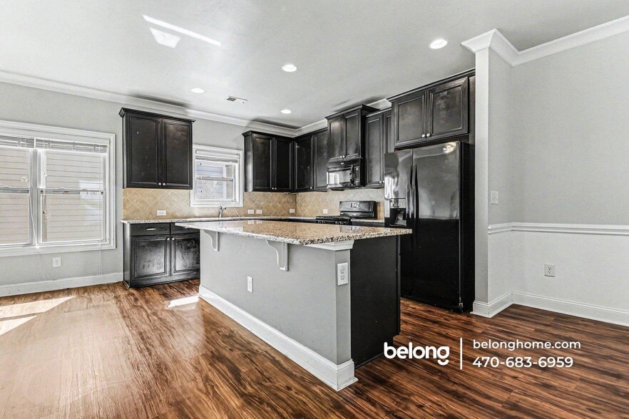 Building Photo - 8005 Pierpoint Ln