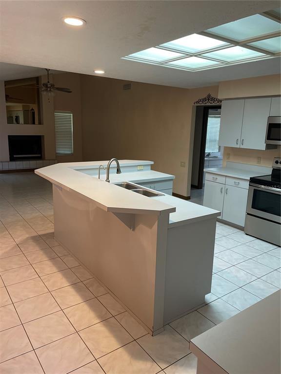 Building Photo - 3007 Forest Club Dr