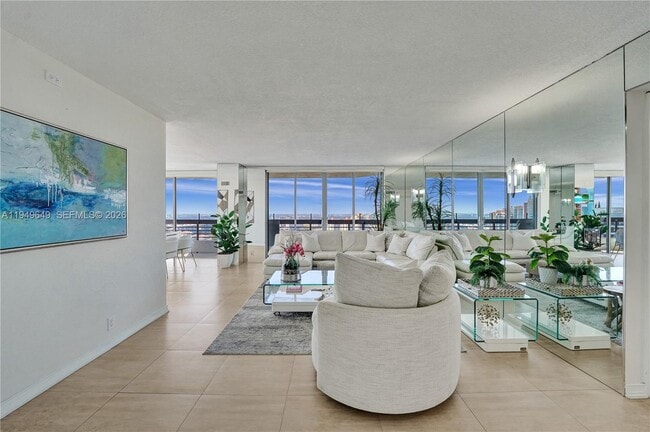 Building Photo - 3500 Mystic Pointe Dr