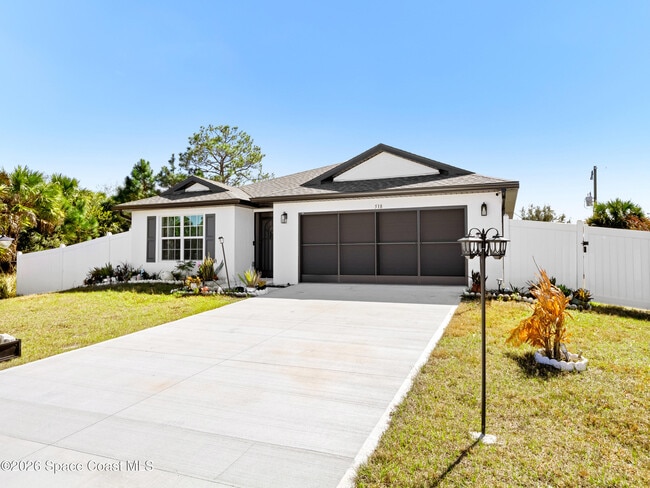 Building Photo - 518 Gantry St SW