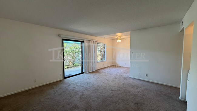 Building Photo - 2 Bedroom Condo In The Villas Of Capitola!