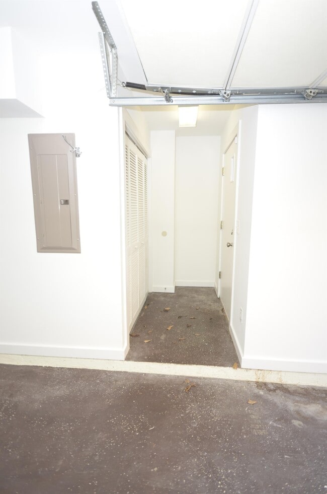 Building Photo - 142 Moreland Ave SE