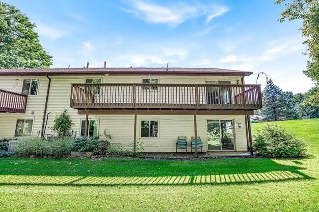 Building Photo - 7041 South Bluewater Drive - 1