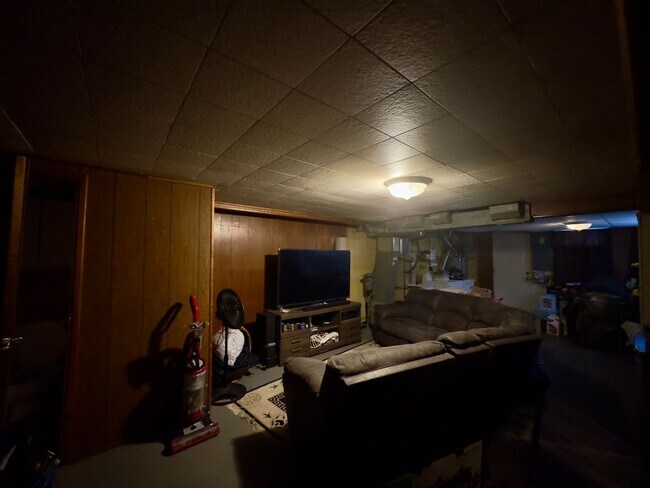 Building Photo - Charming 3 Bedroom/ 1.5 Bathroom Townhome in Frankford, MD!