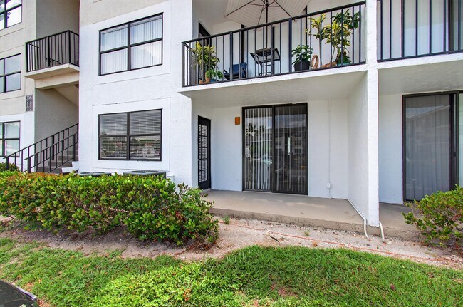 Building Photo - 714 Executive Center Dr