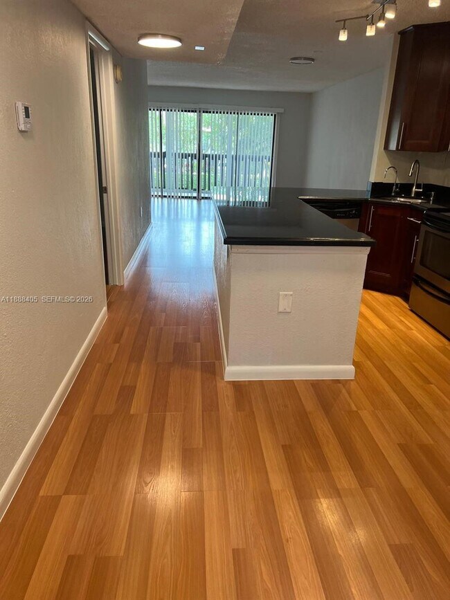 Building Photo - 1021 Mockingbird Ln