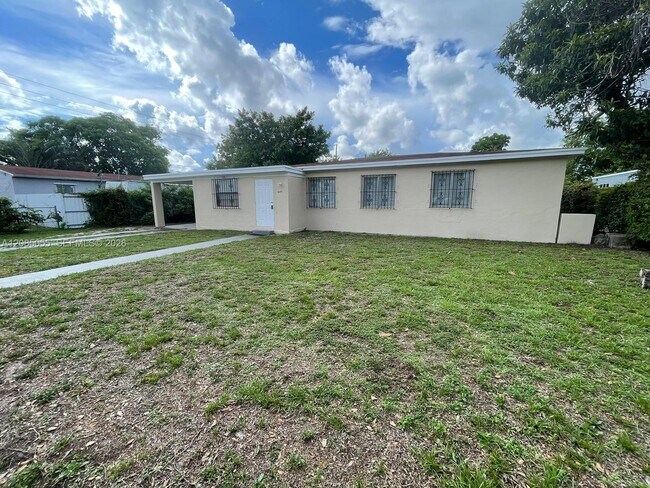 Building Photo - 1685 NW 131st St
