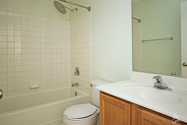 Building Photo - 2806 Falling Waters Ln