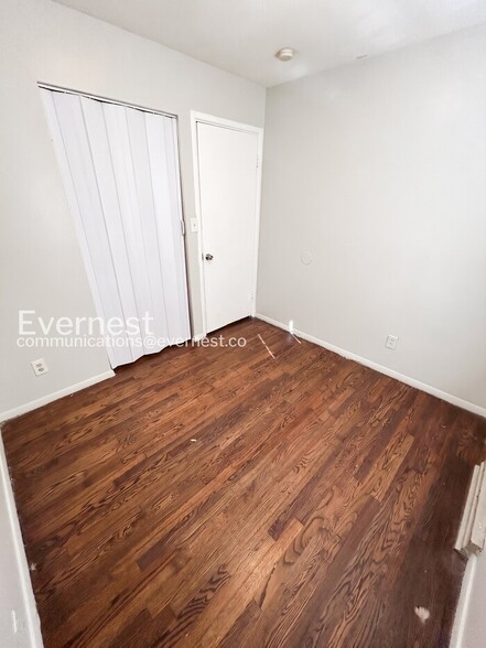 Building Photo - 1359 Cove Ln