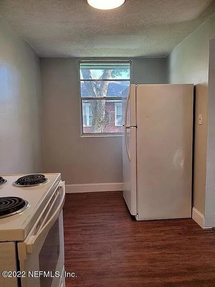 Building Photo - 3359 Columbus Ave