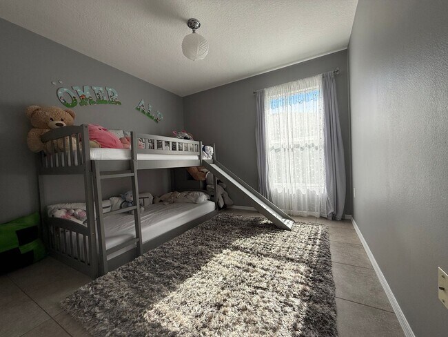 Building Photo - Beautiful updated 3 bedroom 2 bathroom home in Bayberry Lakes