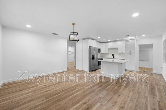 Building Photo - 236 Delray Ave