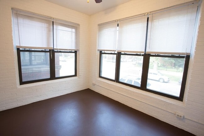 Floorplan - 5300-5308 S. Greenwood Avenue