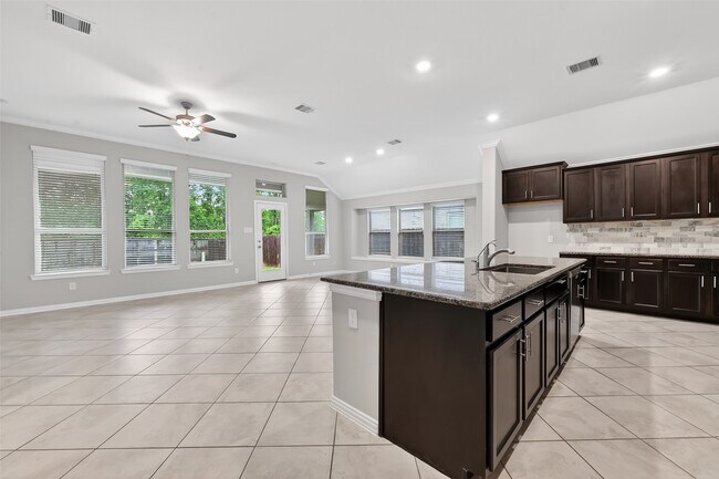 Building Photo - 134 S Bearkat Ct