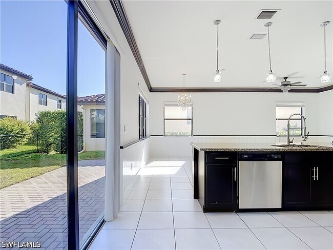 Building Photo - 5462 Useppa Dr