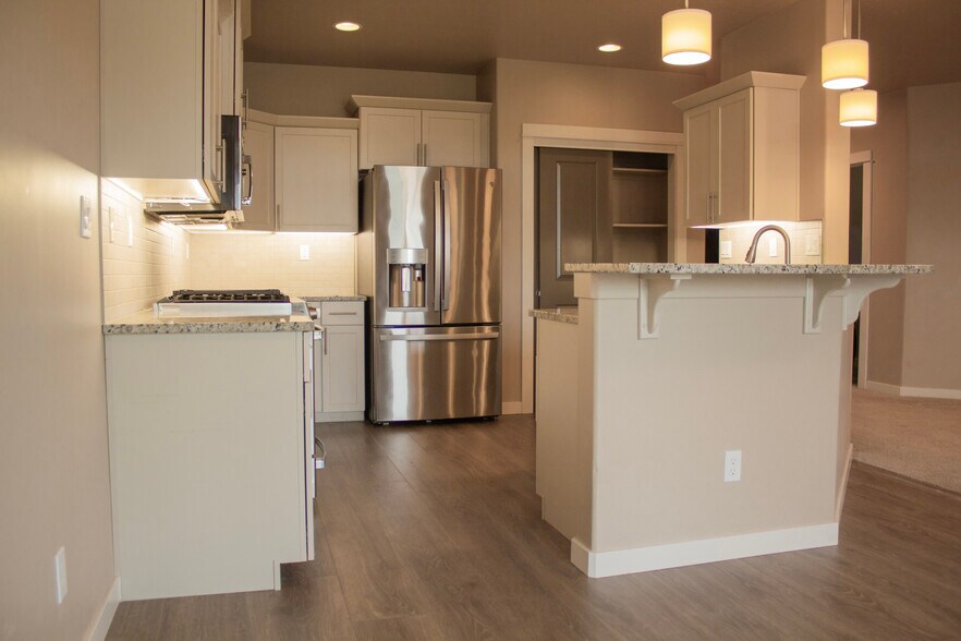 Building Photo - 10555 W Catmint Dr