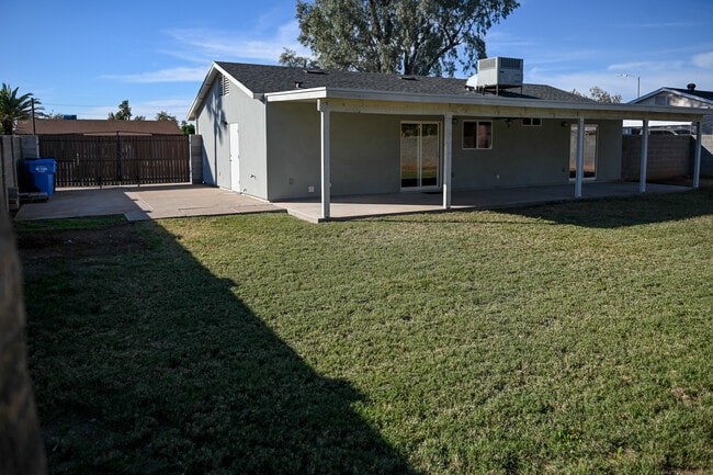 Building Photo - 19601 N 33rd Ave