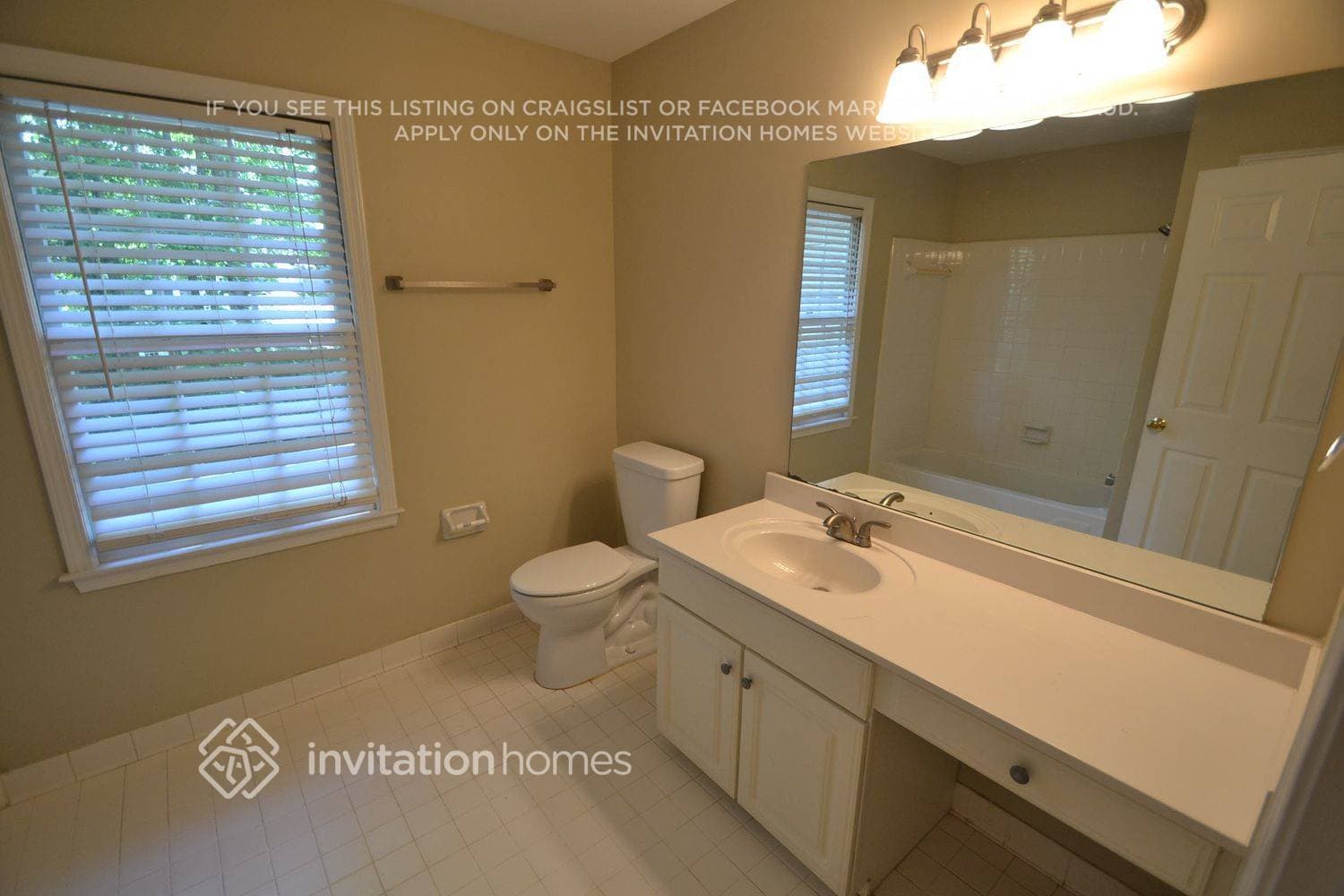 Building Photo - 613 Dahlia Way