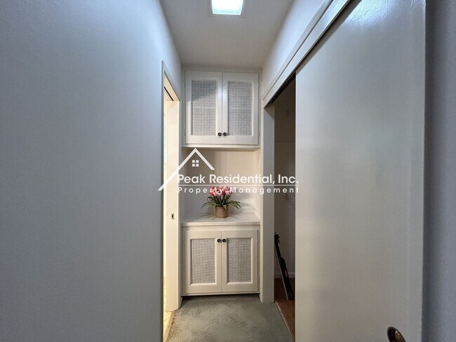 Building Photo - Charming 3 bedroom 2 bathroom House!