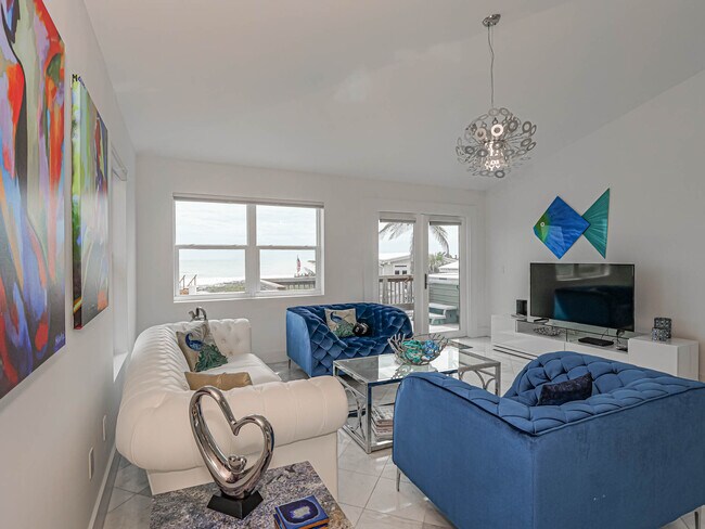 Building Photo - 12936 Jimmy Buffett Mem Hwy