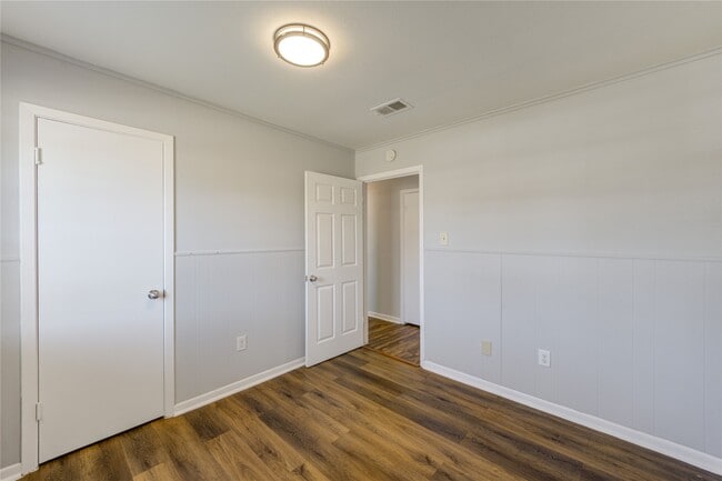 Building Photo - 5327 Crestmont St