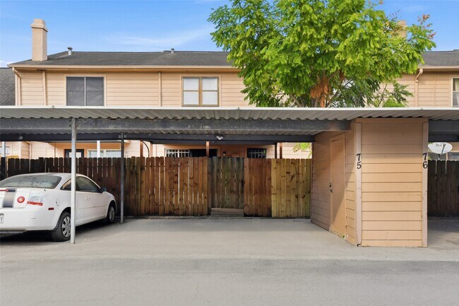 Building Photo - 7700 Creekbend Dr