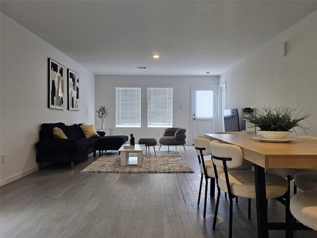 Building Photo - 28751 Texas Plns Dr