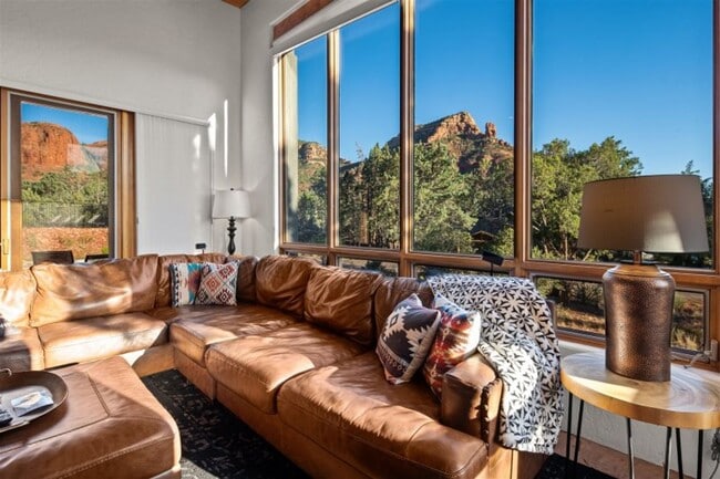Building Photo - Breathtaking Luxury Home Basking in Sedona...