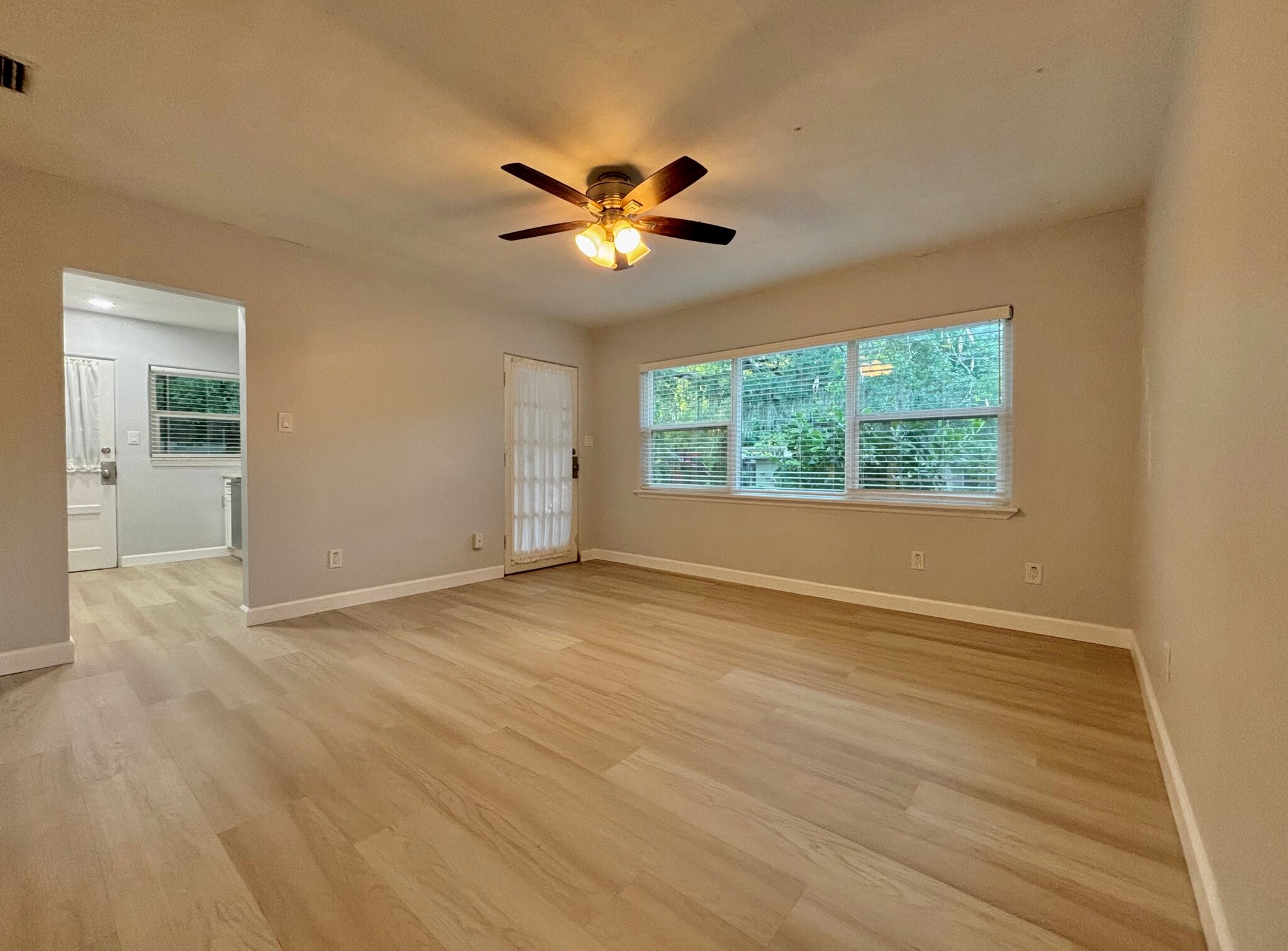 Building Photo - 718 E South St