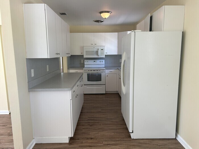 Building Photo - 3605 W Leila Ave