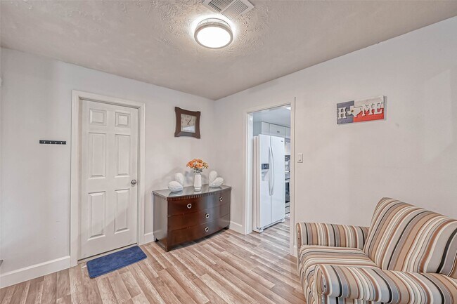 Primary Photo - 11618 Corona Ln