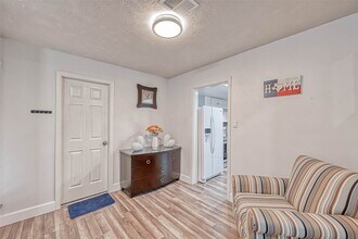 Building Photo - 11618 Corona Ln