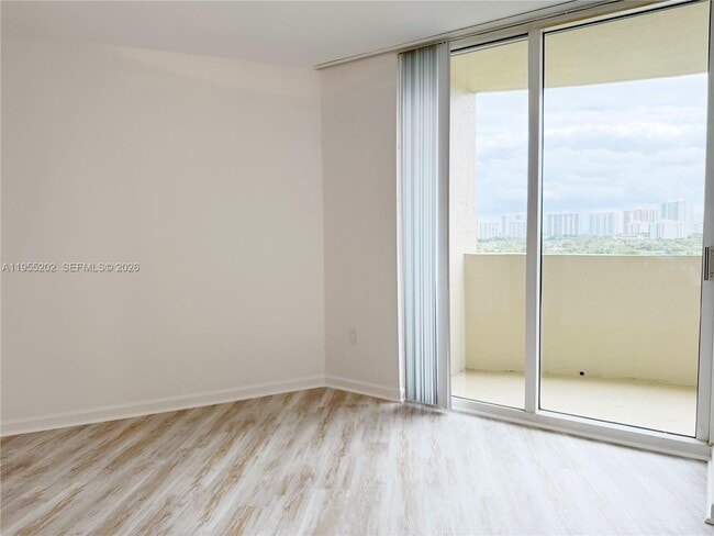 Building Photo - 19501 W Country Club Dr