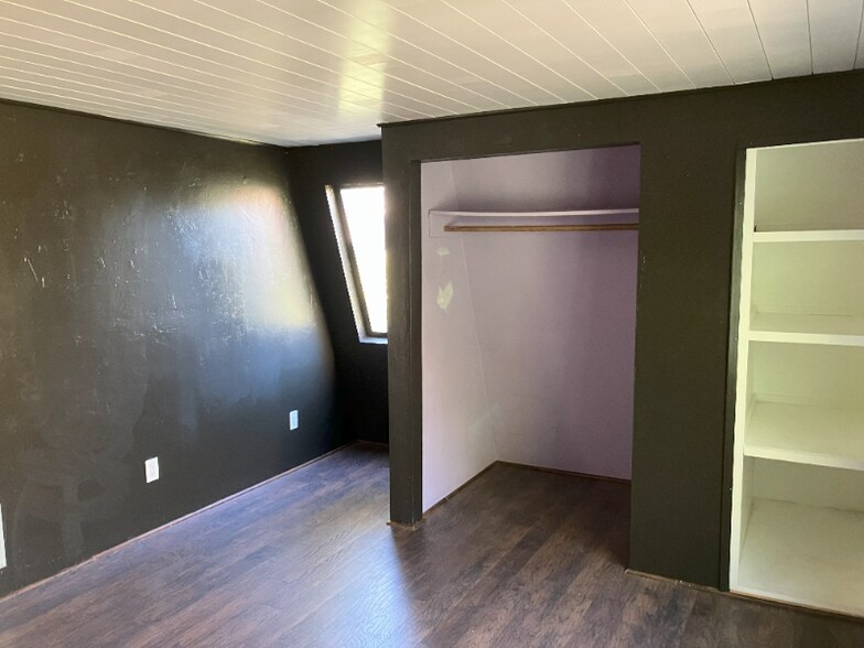 Building Photo - 24655 Marion Ridge Dr