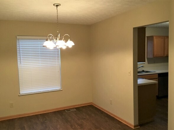 Building Photo - 35 Wrens Nest Ct