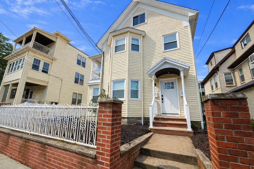 Exterior - Front - 35 Foster St