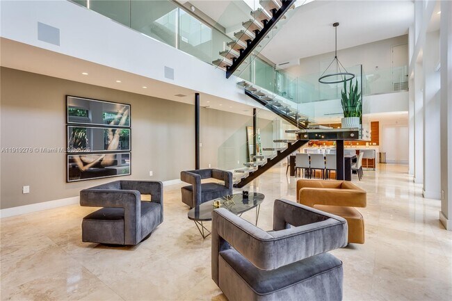 Building Photo - 1701 Espanola Dr