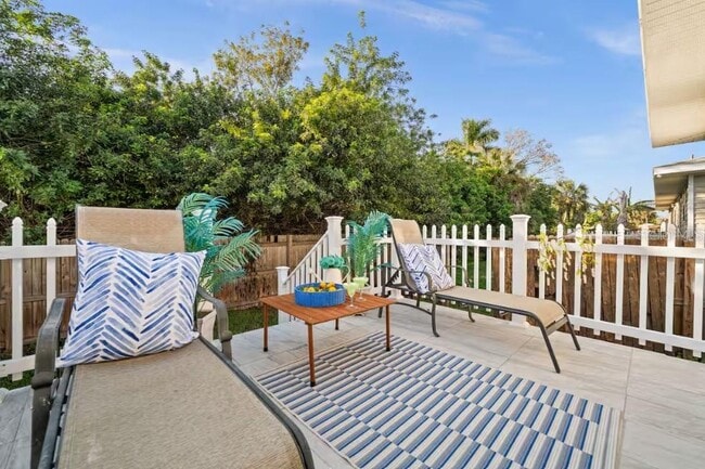 Building Photo - 2715 Lee St