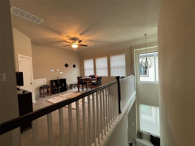 Building Photo - 9419 Starlight Oak Dr