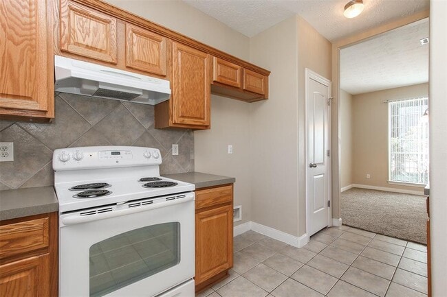 Building Photo - 24006 Lestergate Dr