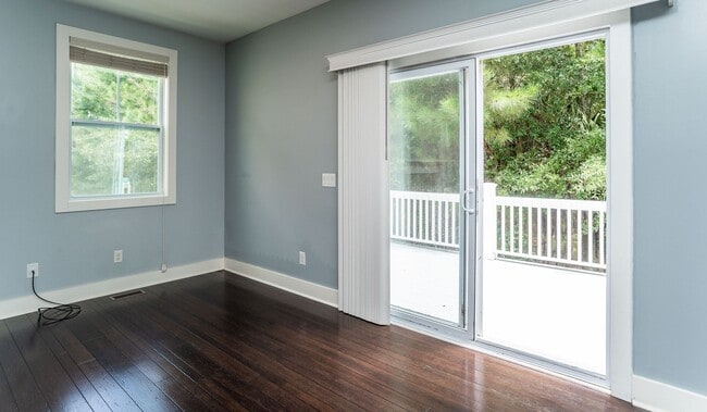 Building Photo - Home on Ladies Island