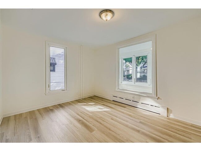 Building Photo - 2630 14th Ave S